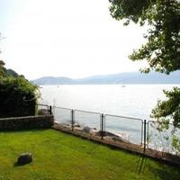 Вилла на первой линии моря/озера в Италии, Варезе