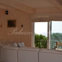 Вилла на первой линии моря/озера в Италии, Вентимилья