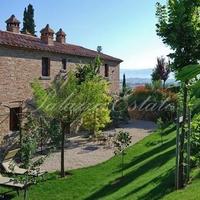 Вилла в Италии, Пьенца, 320 кв.м.