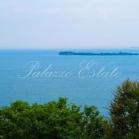 Villa in Italy, Venice, Garda, 700 sq.m.
