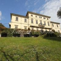 Apartment at the first line of the sea / lake in Italy, Varese