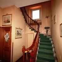 Villa in the city center in Italy, Varese, 380 sq.m.