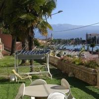 Вилла в центре города, на первой линии моря/озера в Италии, Гарда, 435 кв.м.