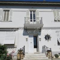 Villa in the city center in Italy, Ventimiglia, 260 sq.m.