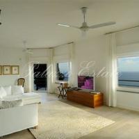 Вилла в центре города в Италии, Вентимилья, 220 кв.м.