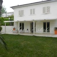 Villa in the city center in Italy, Pisa, 200 sq.m.