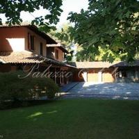 Villa in Italy, Lombardia, Varese, 655 sq.m.
