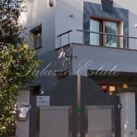 Villa in the city center in Italy, Pisa, 140 sq.m.