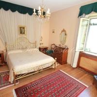 Вилла на первой линии моря/озера в Италии, Варезе