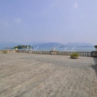 Апартаменты в центре города, на первой линии моря/озера в Италии, Варезе