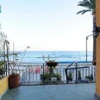 Апартаменты на первой линии моря/озера в Италии, Вентимилья, 160 кв.м.