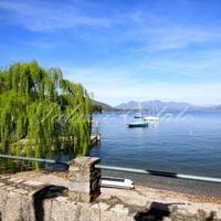 Вилла на первой линии моря/озера в Италии, Варезе