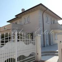 Вилла в центре города в Италии, Пиза