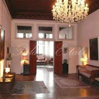 Apartment in the city center in Italy, Venice, San Donnino, 400 sq.m.