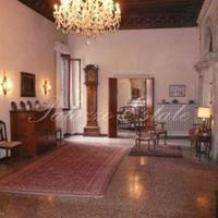 Apartment in the city center in Italy, Venice, San Donnino, 400 sq.m.
