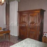 Apartment in the city center in Italy, Venice, San Donnino, 400 sq.m.