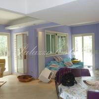 Villa at the second line of the sea / lake, at the first line of the sea / lake in Italy, Pienza