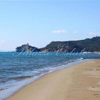 Villa at the first line of the sea / lake in Italy, Pienza, 650 sq.m.