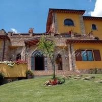 Villa in Italy, San Severino Marche, 703 sq.m.