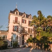 Villa in the city center in Italy, Varese, 800 sq.m.