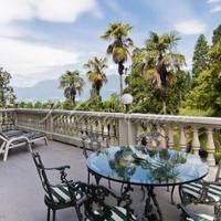 Villa in the city center in Italy, Varese, 800 sq.m.