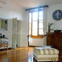 Апартаменты в центре города в Италии, Пьенца, 190 кв.м.