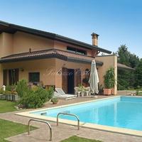 Villa in Italy, Lombardia, Varese, 440 sq.m.