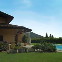 Villa in Italy, Lombardia, Varese, 440 sq.m.