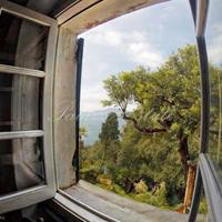 Villa at the first line of the sea / lake in Italy, San Donnino