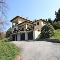 Вилла в Италии, Ломбардия, Варезе, 900 кв.м.