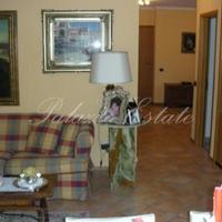 Апартаменты в центре города в Италии, Варезе, 135 кв.м.