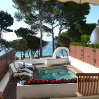 Таунхаус на первой линии моря/озера в Испании, Каталония, Жирона, 175 кв.м.