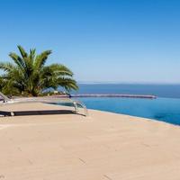 Villa in Spain, Catalunya, Girona, 956 sq.m.