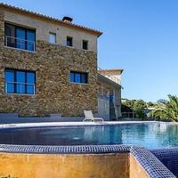 Villa in Spain, Catalunya, Girona, 956 sq.m.