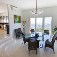 Villa in Spain, Catalunya, Girona, 956 sq.m.