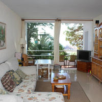Townhouse at the first line of the sea / lake in Spain, Catalunya, Girona, 145 sq.m.