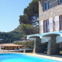 House at the first line of the sea / lake in Spain, Catalunya, Girona, 950 sq.m.