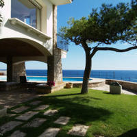 House at the first line of the sea / lake in Spain, Catalunya, Girona, 950 sq.m.