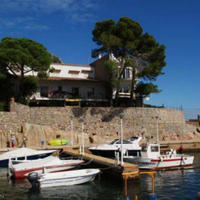 House at the first line of the sea / lake in Spain, Catalunya, Girona, 950 sq.m.