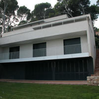 Дом на первой линии моря/озера в Испании, Каталония, Жирона, 850 кв.м.