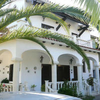 Дом в центре города в Испании, Каталония, Багур, 470 кв.м.