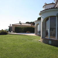 Villa in the city center in Spain, Catalunya, Girona, 325 sq.m.