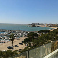 Apartment at the first line of the sea / lake in Spain, Catalunya, Girona, 200 sq.m.