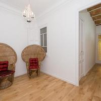 Flat in the city center in Spain, Catalunya, Barcelona, 145 sq.m.