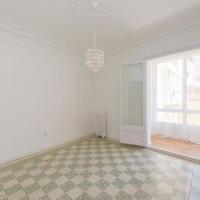 Flat in the city center in Spain, Catalunya, Barcelona, 145 sq.m.