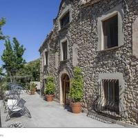 House in the suburbs in Spain, Catalunya, Barcelona, 2500 sq.m.