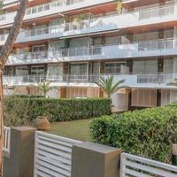 Flat at the second line of the sea / lake in Spain, Catalunya, Girona, 100 sq.m.