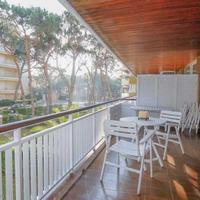 Flat at the second line of the sea / lake in Spain, Catalunya, Girona, 100 sq.m.