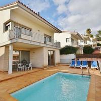 Дом в Испании, Каталония, Багур, 220 кв.м.