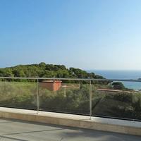 Townhouse at the first line of the sea / lake in Spain, Catalunya, Girona, 200 sq.m.